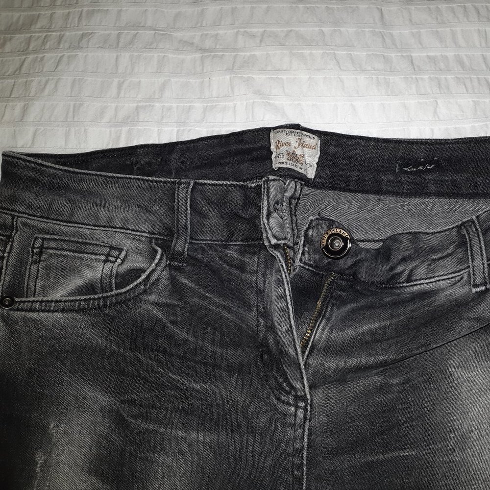 RIVER ISLAND distressed jeans